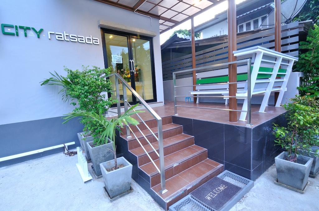 City Ratsada Lampang Extérieur photo