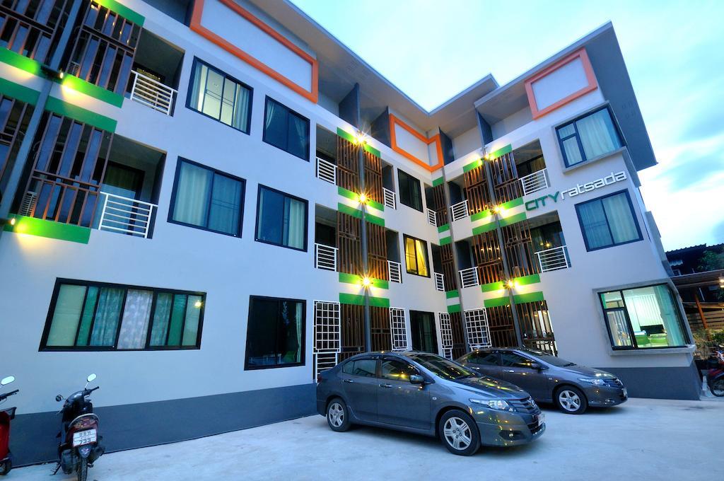 City Ratsada Lampang Extérieur photo